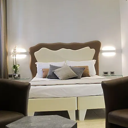 Pantheon Caesar Relais 3* Rome