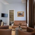 Pantheon Caesar Relais 3*